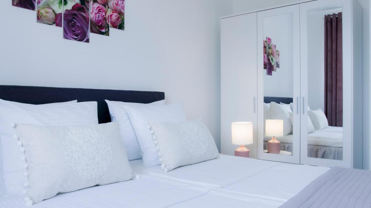 Apartments King And Queen Povile Exterior foto